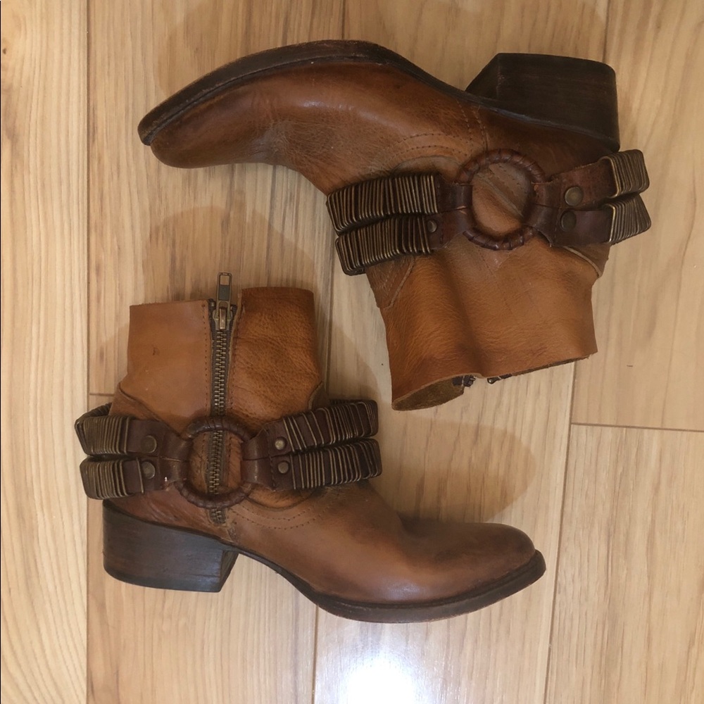 Freebird by Steven Brown Ankle Boots Booties